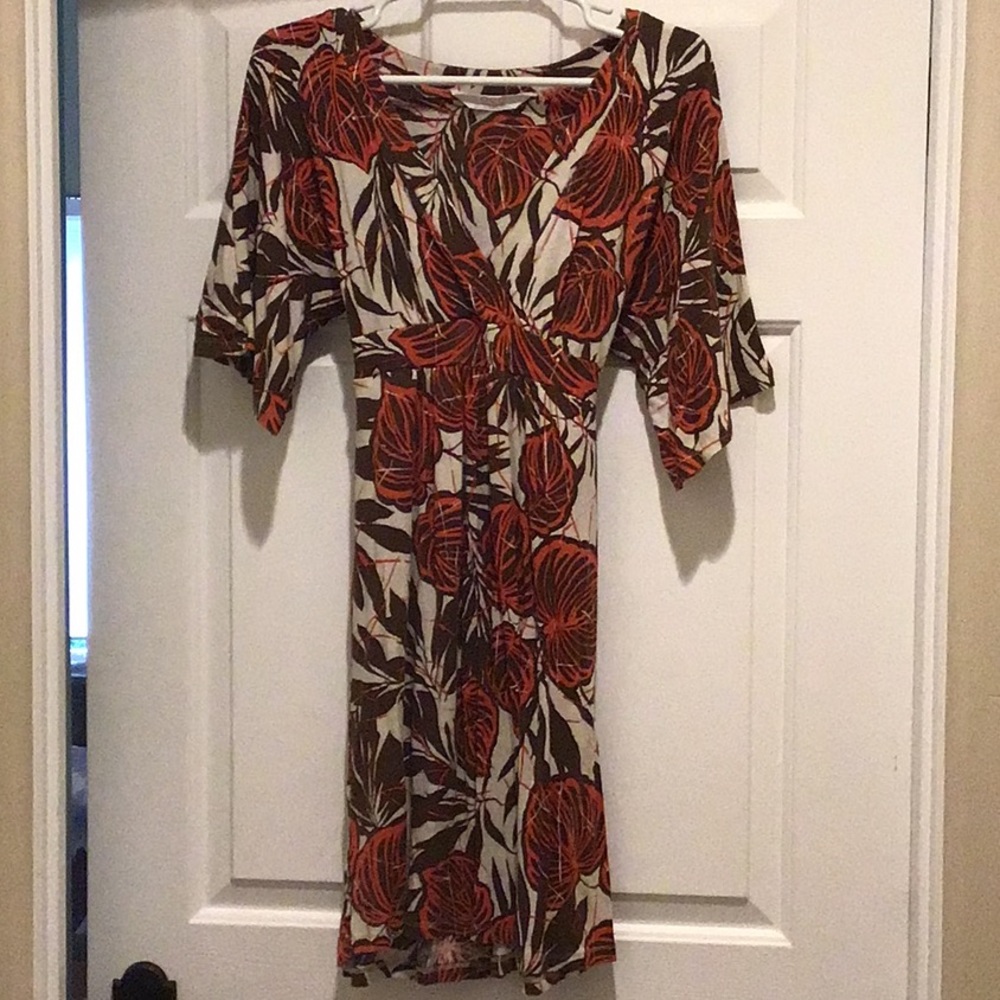Short sleeve multi color dress